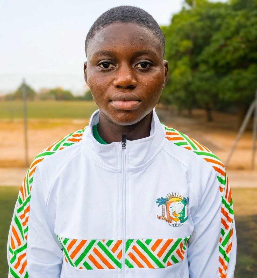 DGSVF225's tweet photo. 🇨🇮 JOJ DAKAR 2026 : SORÉ SITA VISE L’OR ET LE RECORD AFRICAIN !
À 16 ans, l’archère ivoirienne, médaillée d’or au TIZOCATA 2026, rêve de décrocher l’or aux JOJ Dakar 2026. « Faites-moi confiance pour la médaille d’or ! »
#JOJDakar2026 #TeamCIV #DGS https://t.co/ds8gYxO1tI
