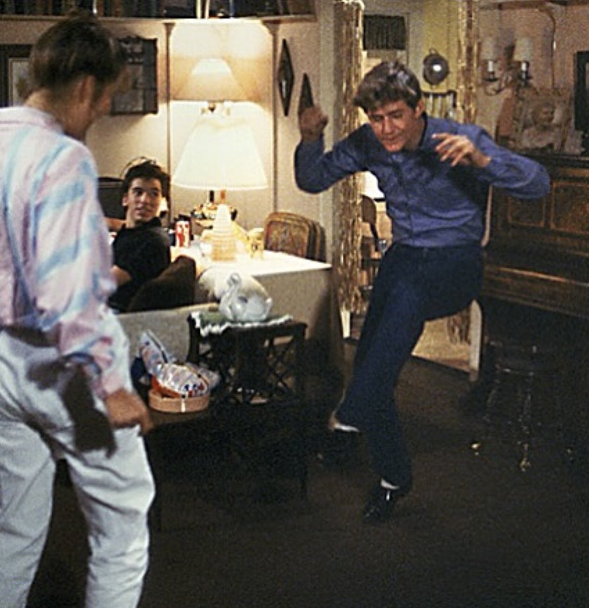 EdGeinFan2's tweet photo. only Elaine Benes has comparable erotic dance moves https://t.co/GQSMTvg798