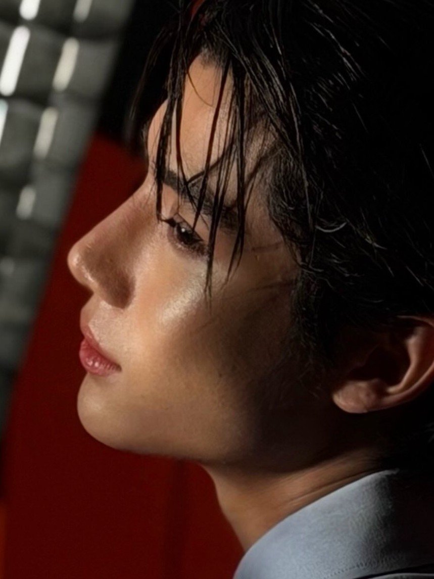 sunsterr's tweet photo. side profile ชนะเลิศ https://t.co/qBB9HporcX