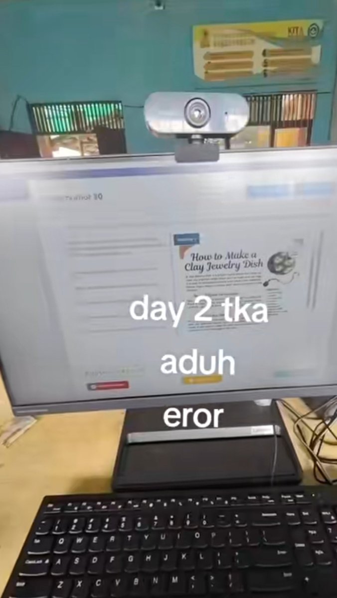 akyhnfur's tweet photo. Aku tadi g sengaja scrol tt eh nemu vt ini kan terus di komen banyak yang bilang kalo ini soal tadi, iya kah ad yg sama gak ? https://t.co/Ltow1GLtFi