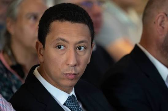 Exyp's tweet photo. @FrenchCarcan @alirabeh Son pote de Trappes, le racisé @othmannasrou sujet de Mohammed6🇲🇦 français qu'en 2012 et infiltrer à droite.   
Prétend-il avoir peur pour sa vie de porte-paroles @lesRepublicains pour nous inventer un récit alternatif pour maquiller la réalité du dessein des arabes ? Ben non. https://t.co/MZMNqCDYt7