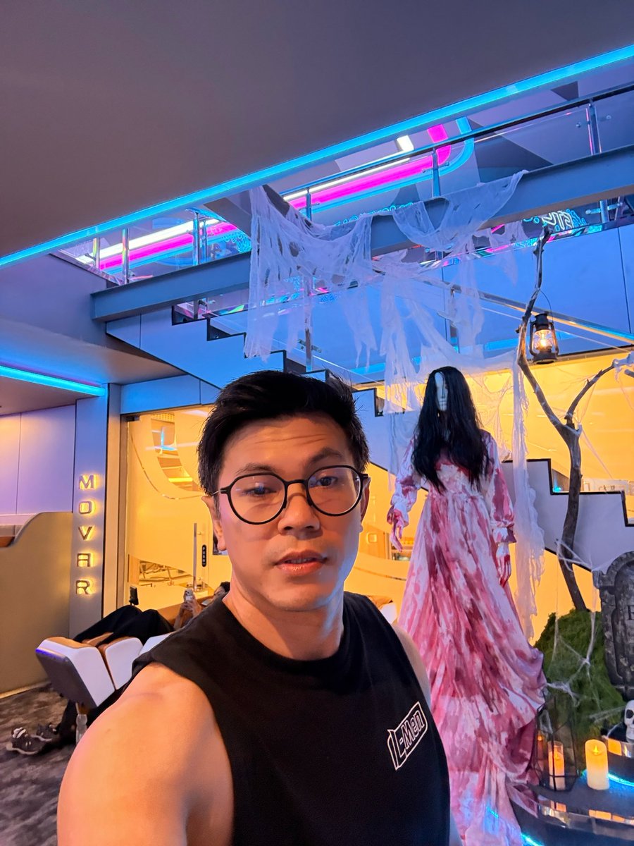 onlyramdan's tweet photo. mbak kunti mau ikut gym juga? https://t.co/B1xayFFuS1