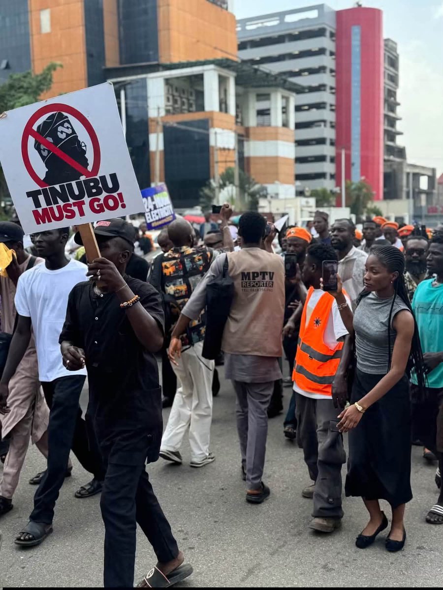 DanielUdoe52275's tweet photo. Sowore has been on this street for years alone, now the street has millions of Sowores. #TinubuMustGo https://t.co/pLwymC648N