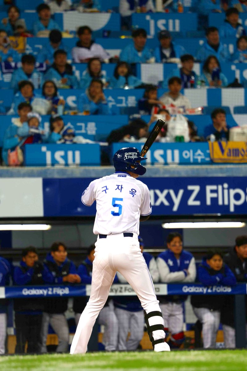 3411_1top's tweet photo. #구자욱 뜨거워서 더 푸르른 나의 청춘들에게 https://t.co/wcmHqy7aID