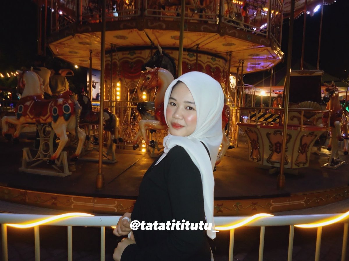 tatatititutu___'s tweet photo. REKOMENDASI HIJAB🎀

hijab paris premium, mudah diatur😍🫶🏻
aku sampe punya beberapa warna dari brand ini💝
#zonauang #affilliate 

https://t.co/5MTB4l76Sq https://t.co/H51JV6tbBO