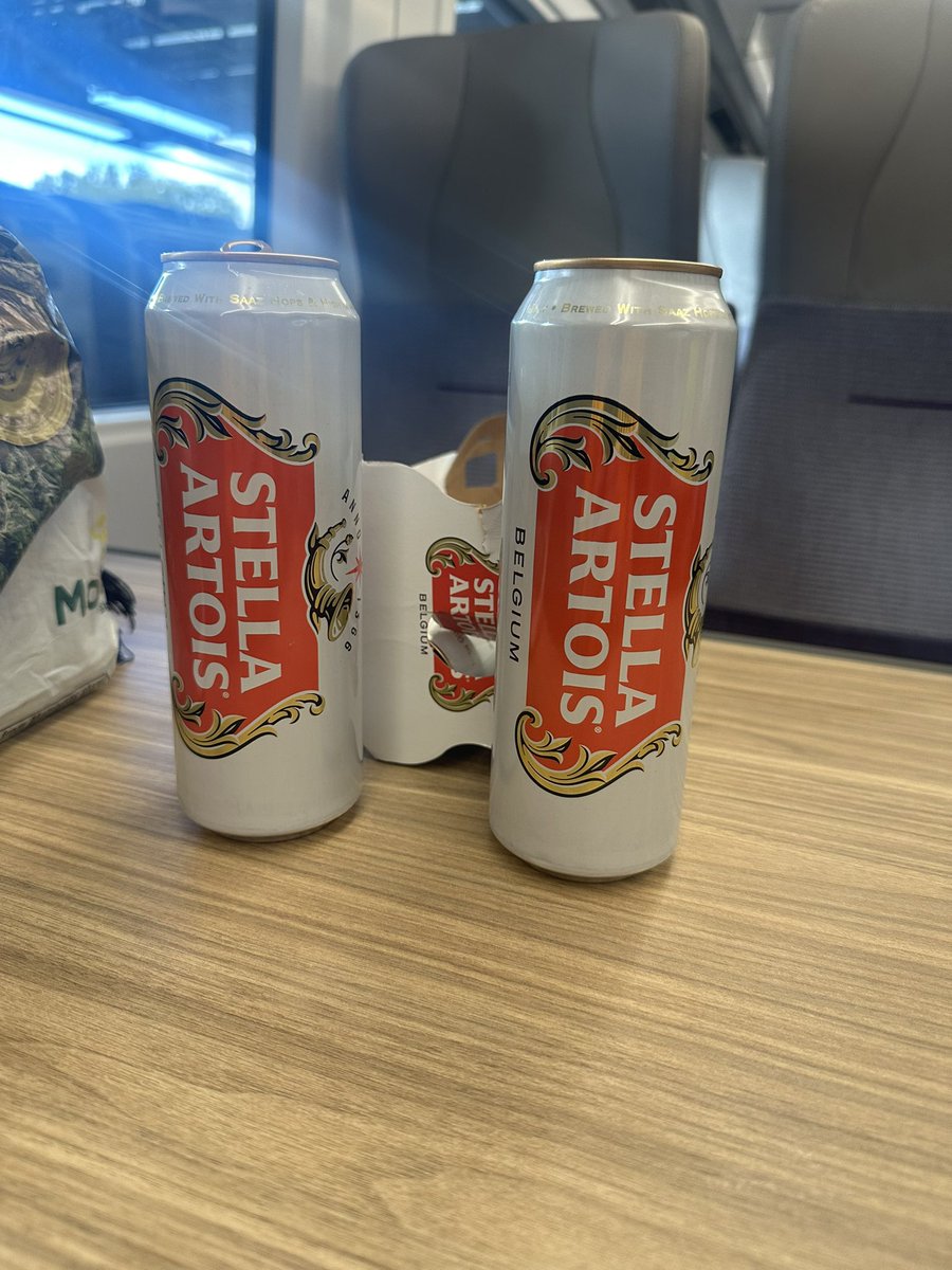 derbynutter's tweet photo. Sheffield bound. Up those Shaggin Yellas @CambridgeUtdFC 💛🖤💛 https://t.co/OOLXtXarLh