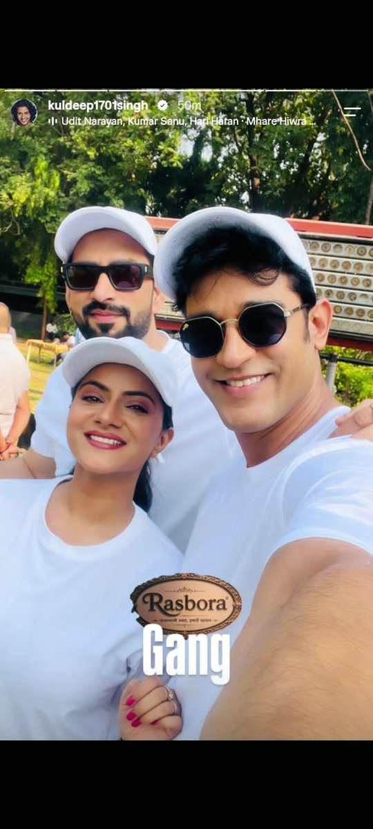 simversee_'s tweet photo. SEE THE IRONY 😭💀
They're separated because of their families, but the same families keep bringing them together kbhi mehndi kbhi match..😭😂😂
Ek side pe raho na🙃
#yrkkh #kabira https://t.co/HGGF0Oxdts