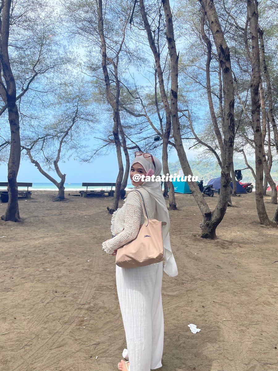 tatatititutu___'s tweet photo. REKOMENDASI HIJAB🎀

viscose premium dari sfgiandra warna ivory, cakep banget😍✨
#Rekomendasi #hijab 

https://t.co/yGNSCfTyad https://t.co/ACodtZ99SJ