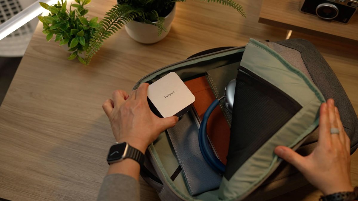 TechPowerUp's tweet photo. [PR] Targus Introduces DOCK402 USB-C Alt. Mode Mobile Dock with Built-In 140W Charger https://t.co/Ck3xDSXWDX https://t.co/3jqv5DuHkS