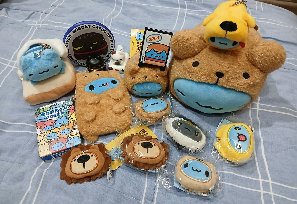 FadingHopes's tweet photo. I like bugcat capoo. 
W friend went overseas and helped me to buy a bunch of merch so here is my haul from taiwan HAHA https://t.co/HJ5B4qLqxg