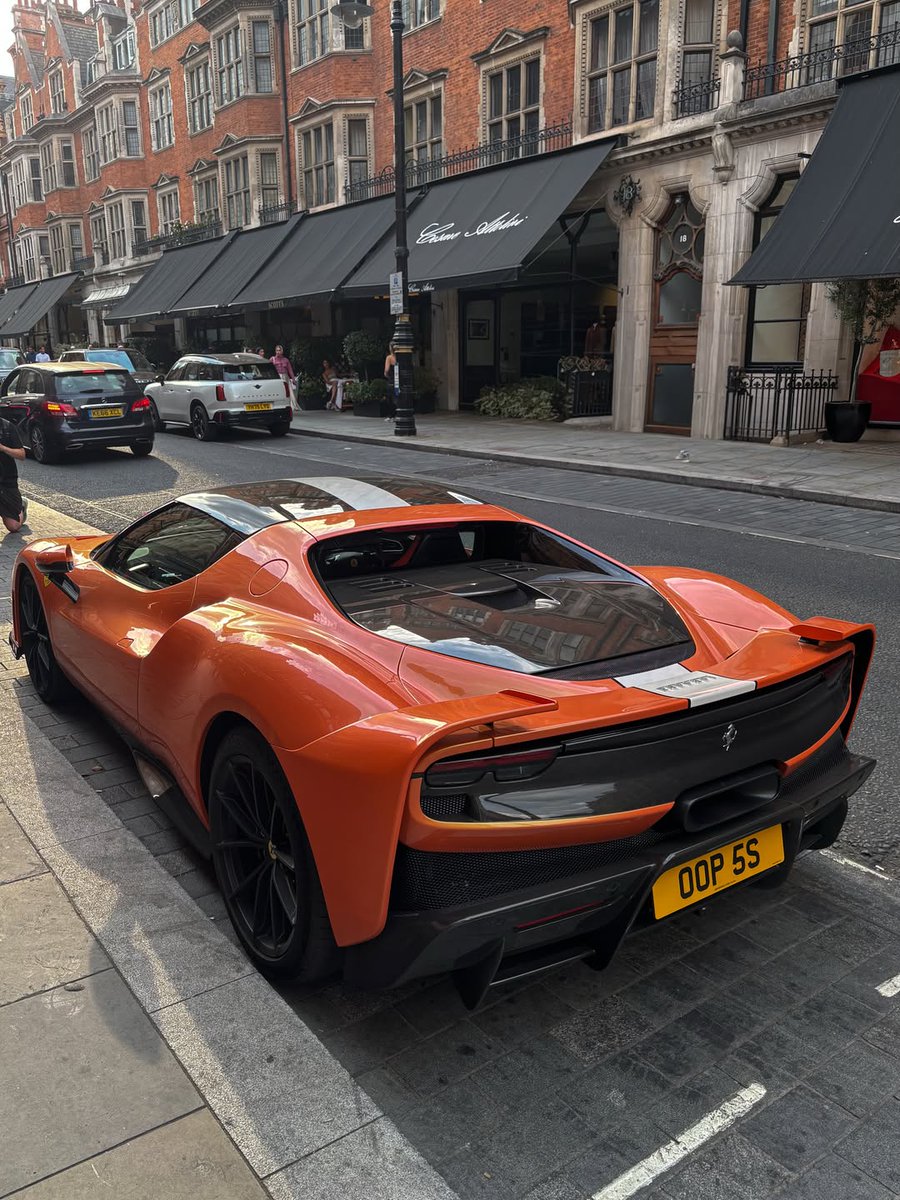 ApexDistrictX's tweet photo. Orange Ferrari 296 Speciale🍊 https://t.co/pUDuohXpfR