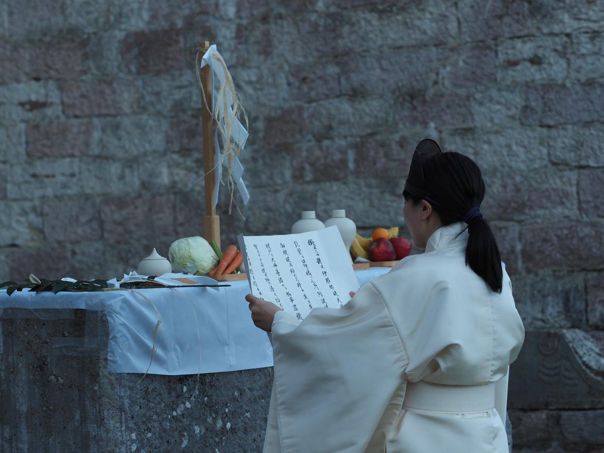 santegidionews's tweet photo. Preghiere per la pace delle diverse tradizioni religiose nello stesso momento ma in luoghi diversi #assisi26 https://t.co/m6n1fnYwUz