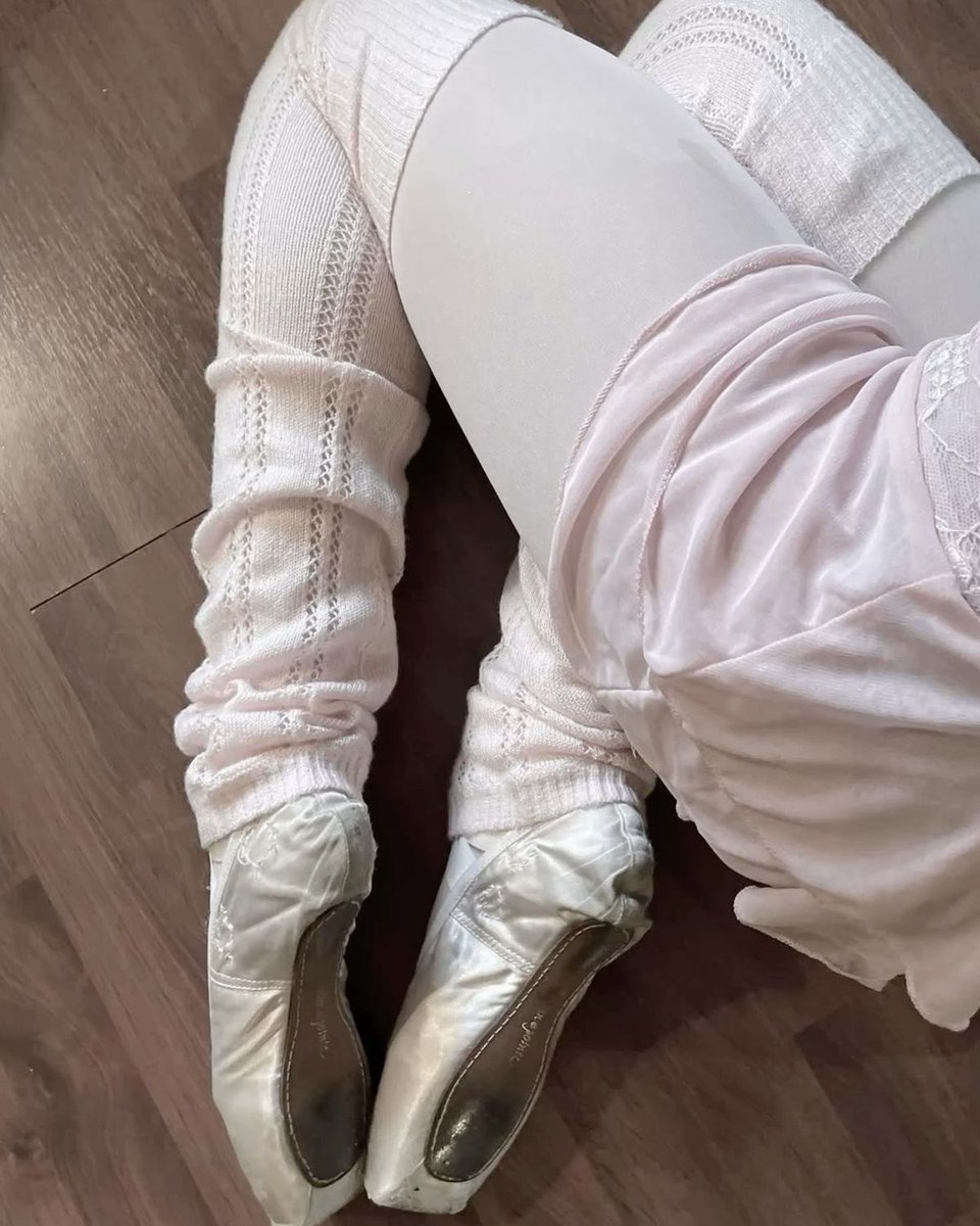 lcdygirll's tweet photo. ballerina 🩰 🤍 https://t.co/grzEUmovVq