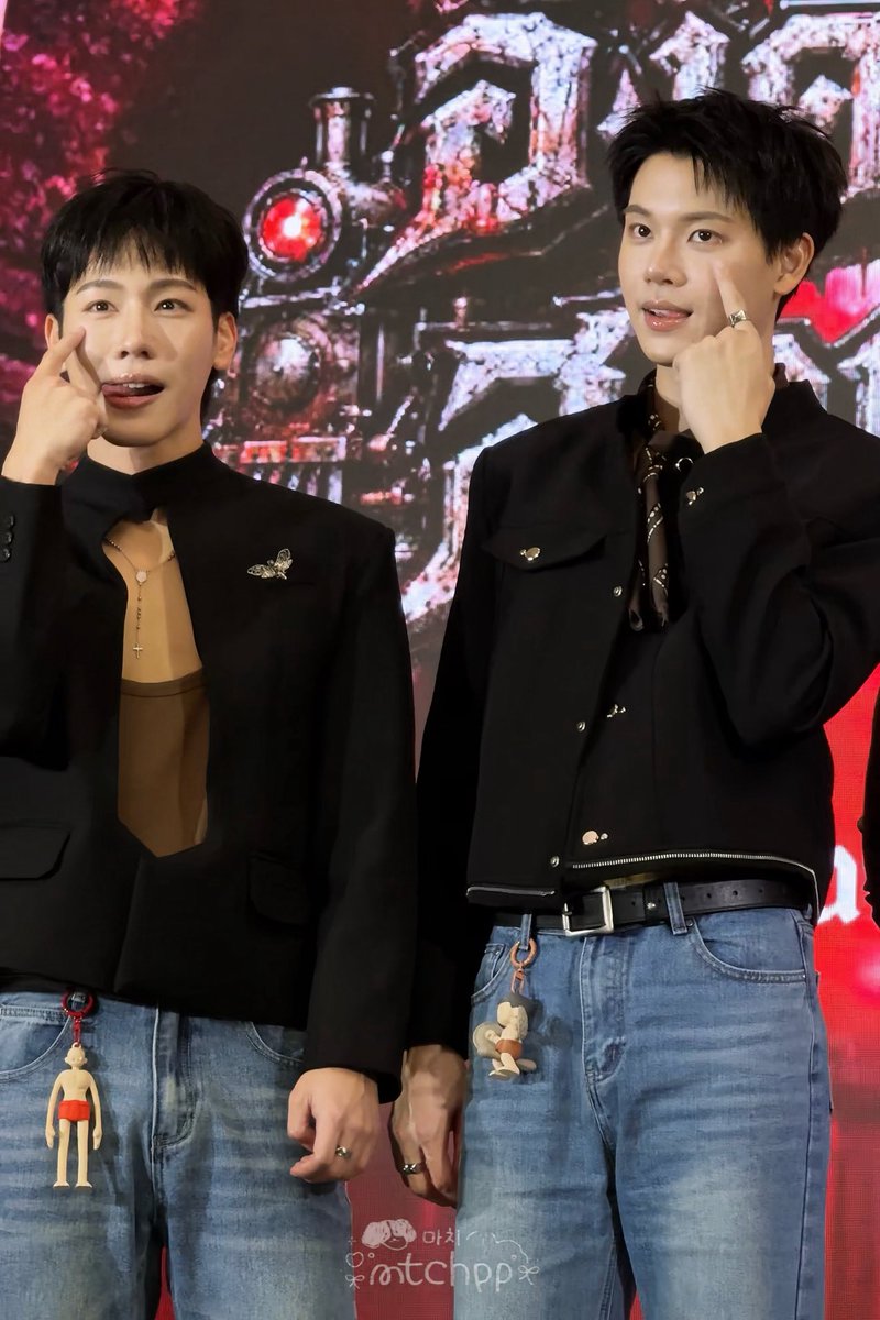 mtchpp_'s tweet photo. คุโรมิ 👻👆🏻✨

#TheMallBangkapiXYinWar
YINWAR X THE GHOST RADIO
ノ #yinyin_anw #warwanarat ♡̶ #หยิ่นวอร์ https://t.co/11xyiEsqwO