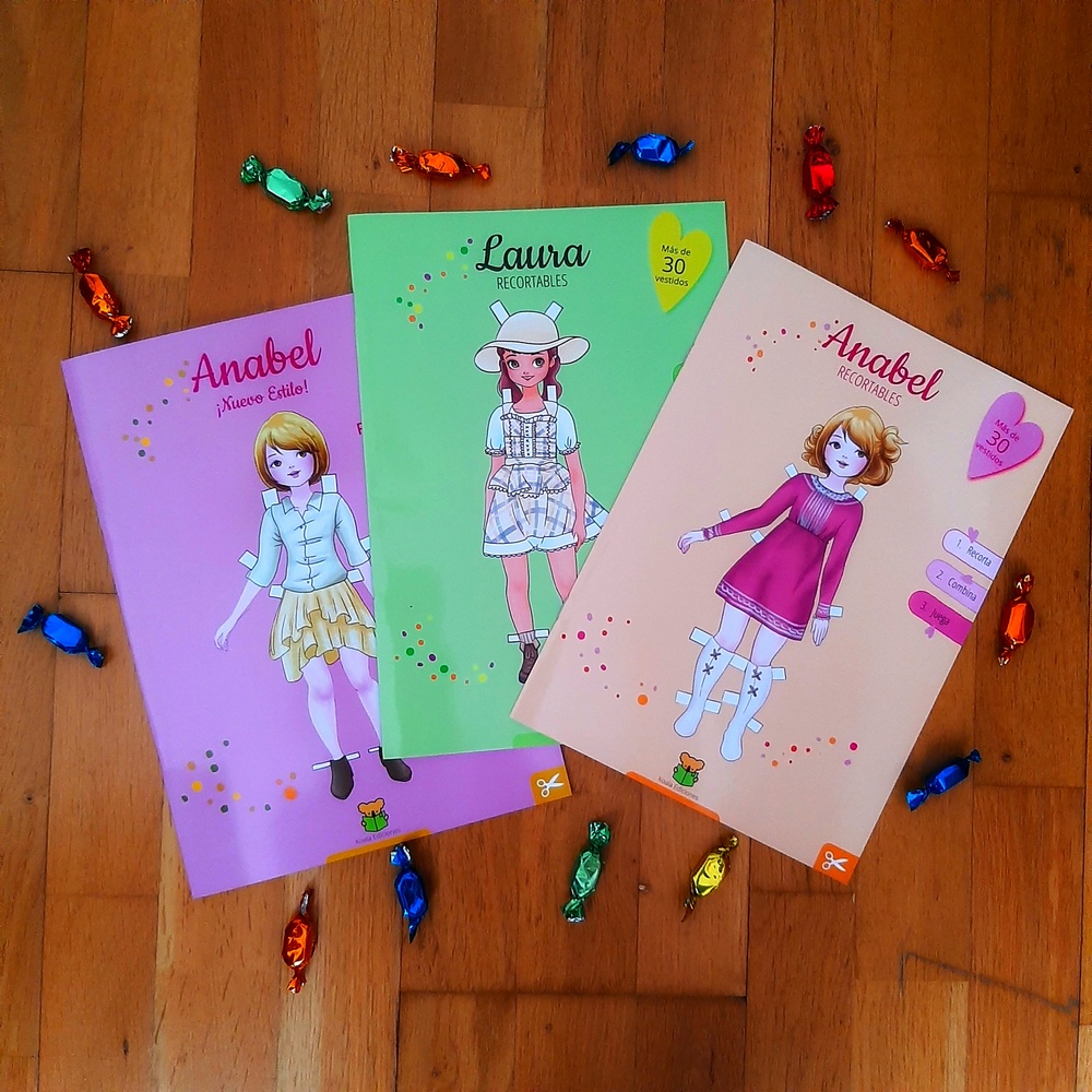 koalaediciones's tweet photo. Recortables. Encuéntralas en https://t.co/ydBrFVCdkc
#recortables #dressingdolls #paperdolls #juegosdepapel https://t.co/oRV2T8jK1q