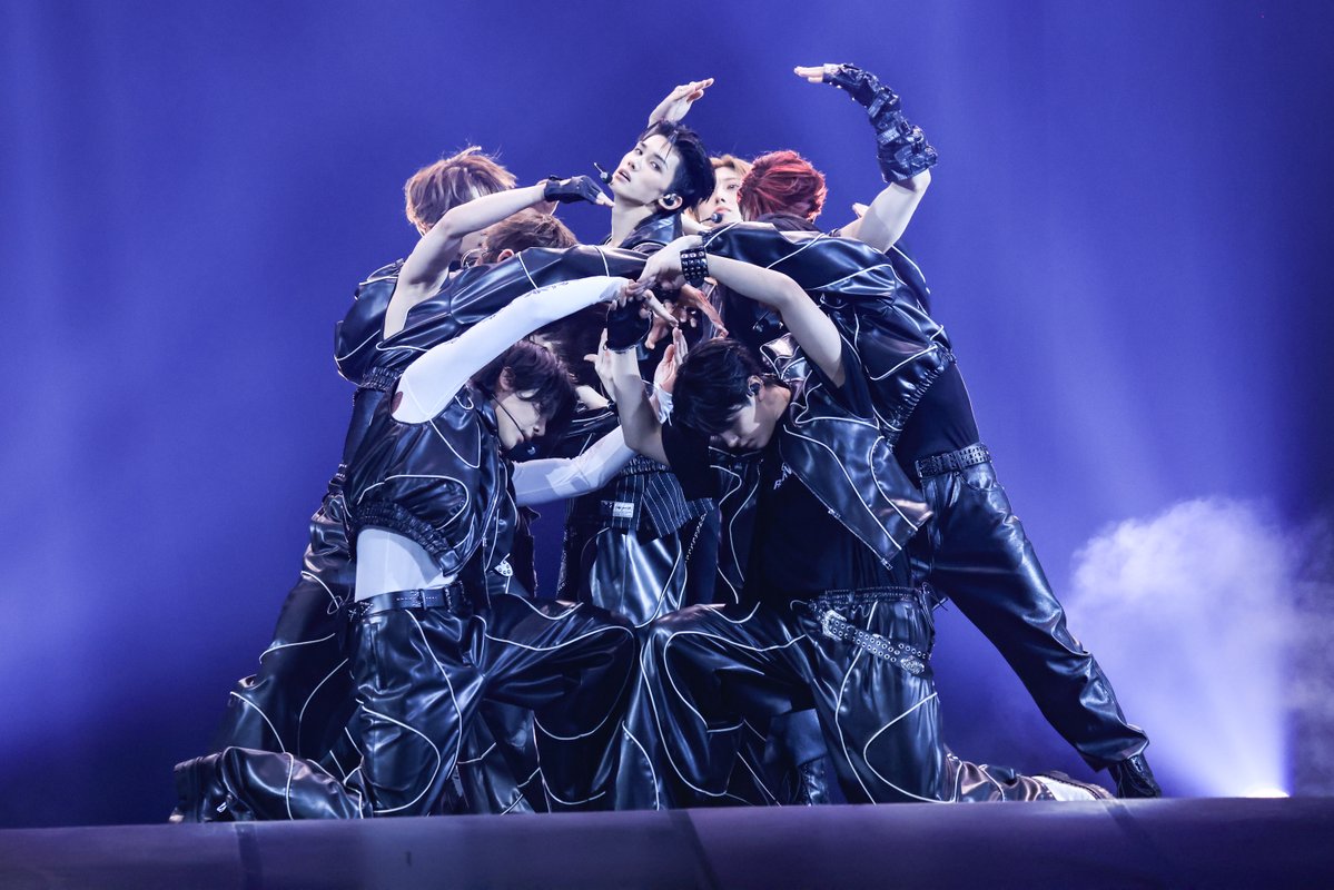 ONIPPON's tweet photo. ATEEZ、&TEAM、NCT WISH、櫻坂46輪番登台 櫻井翔、林志玲驚喜共演掀高潮！

亞洲音樂盛事《MUSIC EXPO LIVE 2026 in TAIPEI》於10月25日在台北小巨蛋盛大登場，集結 ATEEZ、&TEAM、NCT WISH、櫻坂46 四組人氣藝人輪番獻唱，並由日本人氣藝人櫻井翔擔任主持，台灣巨星林志玲更驚喜現身擔任特別嘉賓，為活動增添話題亮點。四組藝人以各具特色的舞台魅力點燃全場氣氛，J-POP 與 K-POP 跨越海洋齊聚台北小巨蛋，讓超過一萬名到場觀眾陷入狂熱！

《MUSIC EXPO LIVE》是一場匯聚活耀於亞洲及全球舞台的頂尖藝人，帶來僅此一場且獨一無二的特別演出音樂盛典。於2025年11月首度在東京巨蛋舉辦，今年首度跨出日本、移師台北，展開海外演出。原訂於10月24日、25日舉行的兩日活動，首日因颱風影響取消，第二日演出則由 ATEEZ、NCT WISH、櫻坂46、&TEAM 四組藝人接力登台，為樂迷帶來精彩演出，並由在台灣擁有超高人氣的櫻井翔擔任主持人。此外，台灣巨星林志玲也以特別嘉賓身分驚喜現身，現場瞬間響起熱烈歡呼，J -POP與K-POP跨海齊聚台北小巨蛋，讓現場超過一萬名觀眾陷入狂熱 。

報導詳全文：
https://t.co/7QNnzqYLxr

圖 📷MUSIC EXPO LIVE 2026實行委員會