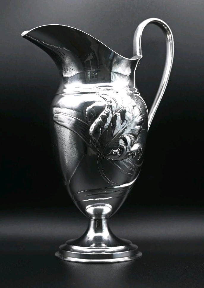 Berth_Antiques's tweet photo. Sale on now! Antique Boodles silver hallmarked Art Nouveau jug pitcher, £2,145.99. Extra 5% off with code BERTHHALLOW26 until 14 Nov. Want help valuing your item? Message me. https://t.co/O7smjq7oxL #AntiqueSilver #ArtNouveau #eBayUK https://t.co/PaD6wtPYRQ