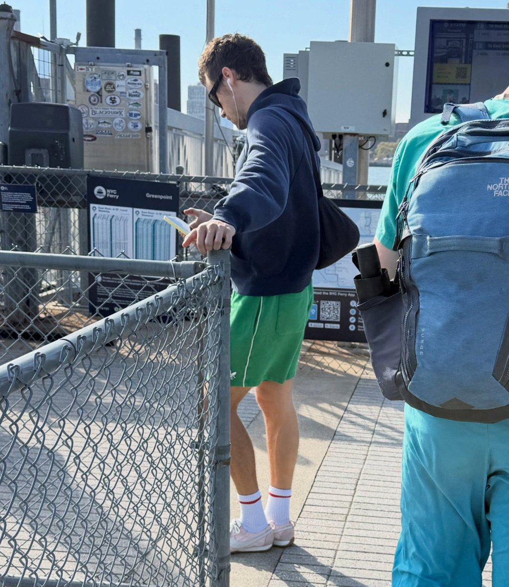 fratsnapback's tweet photo. The way he just waits for the ferry is crazy to me https://t.co/QCpoXsjx6f