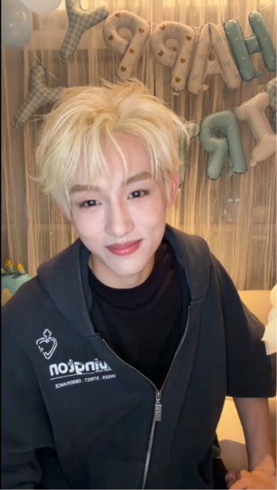 soonyunqi's tweet photo. Happy hatch day, little chick 🐥
#29ShiningYearsWithWINWIN #HAPPYWINWINDAY https://t.co/3sO9RGSN4Q