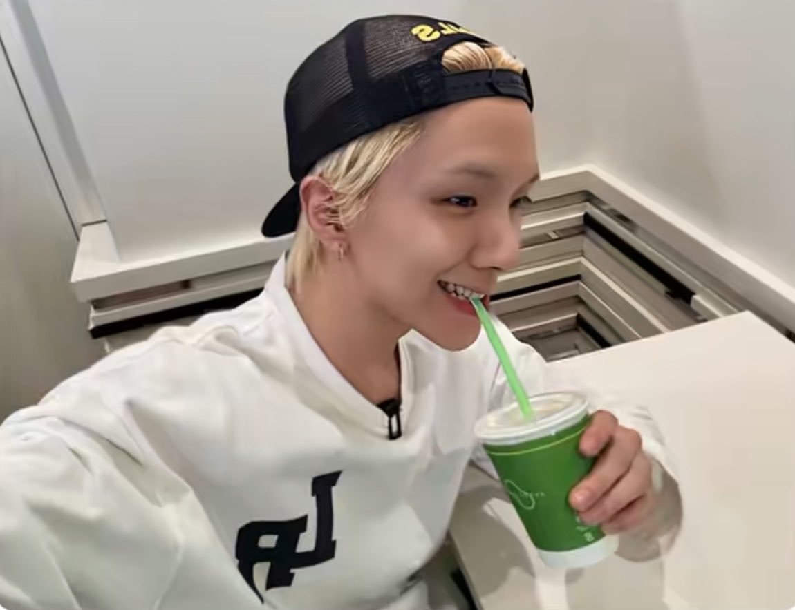 sanhak_ssrh's tweet photo. 내 찹쌀떡이 지금 떡을 먹구있네😋😋 https://t.co/50lQV5yZjI
