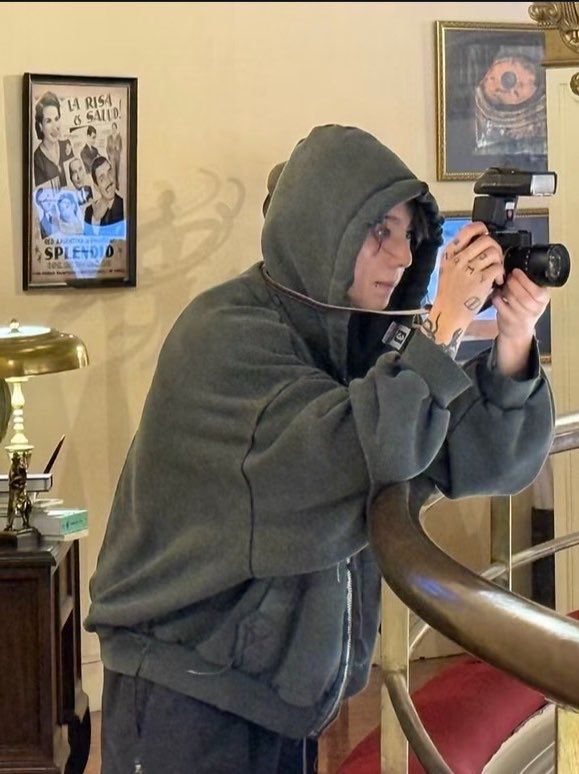 lovrtaetk's tweet photo. photographer.                           his muse https://t.co/RWACYZOSuq