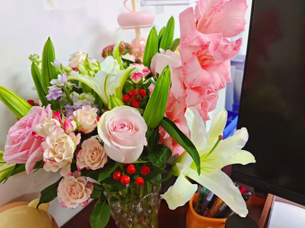 BingSha8824's tweet photo. “天总是将黑不黑时最美
                 人总是不远不近时珍贵”
​                                       💐 https://t.co/Ydehy2O1kx