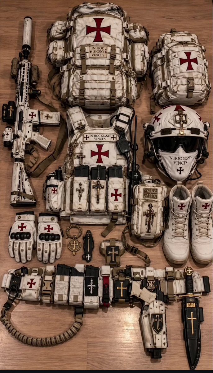 CrusaderGoalie's tweet photo. Ya me llegó mi uniforme y equipo de trabajo en mi nueva chamba 😎 https://t.co/U3Zz5GeUry