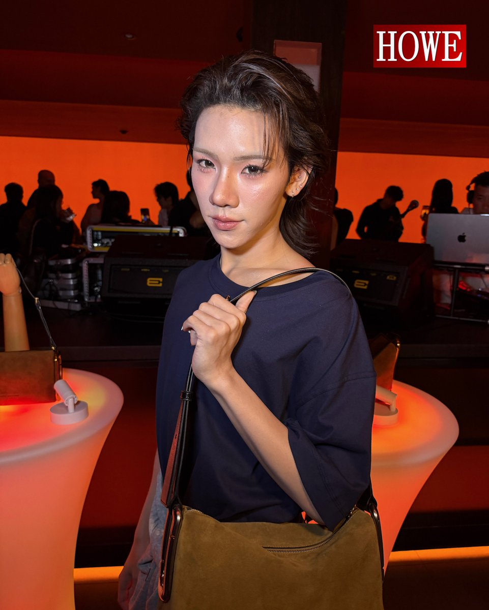 howemagazine_th's tweet photo. เสิร์ฟลุคของ “ปลั๊กกี้-ธรากร”, “กฤติน”, “เจ้าหญิง-ครองขวัญ” และ “อังเปา-โอชิริส” ในงานเปิดตัวคอลเล็กชัน Autumn/Winter 2026 ของ Marc Jacobs ณ AMBR.BKK
#KRITTIN_PERSES
#PLUGGY_PERSES
#jaoyng
#20aungpao
#MarcJacobsTH #MarcJacobs
#HOWEMAGAZINE https://t.co/DwWCoV6Uzy
