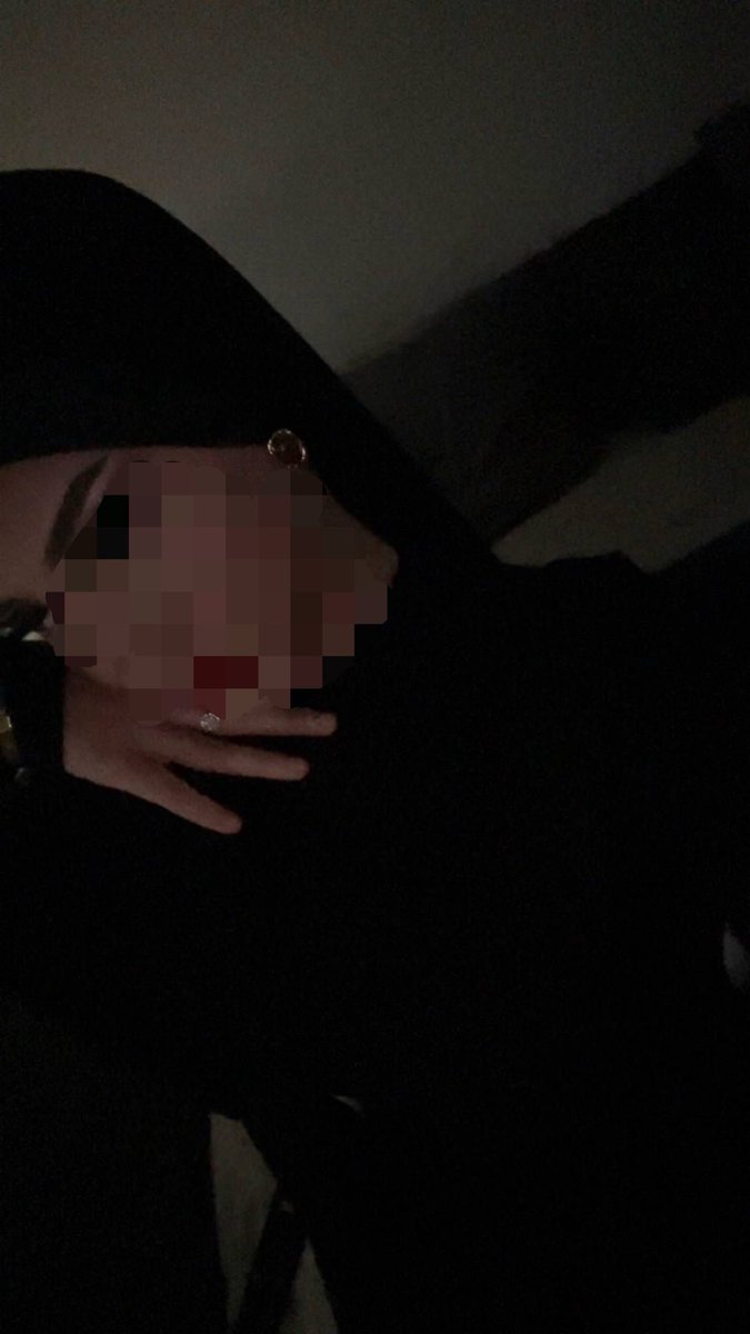 Aliyahijabii's tweet photo. Du wirst ab jetzt immer auf den Boden gucken, wenn du neben einer Hijabi vorbei läufst.... 🧕🏼🙄

#findom #zahlsau #geldherrin #paypig #schwein https://t.co/K9JhKlluDu