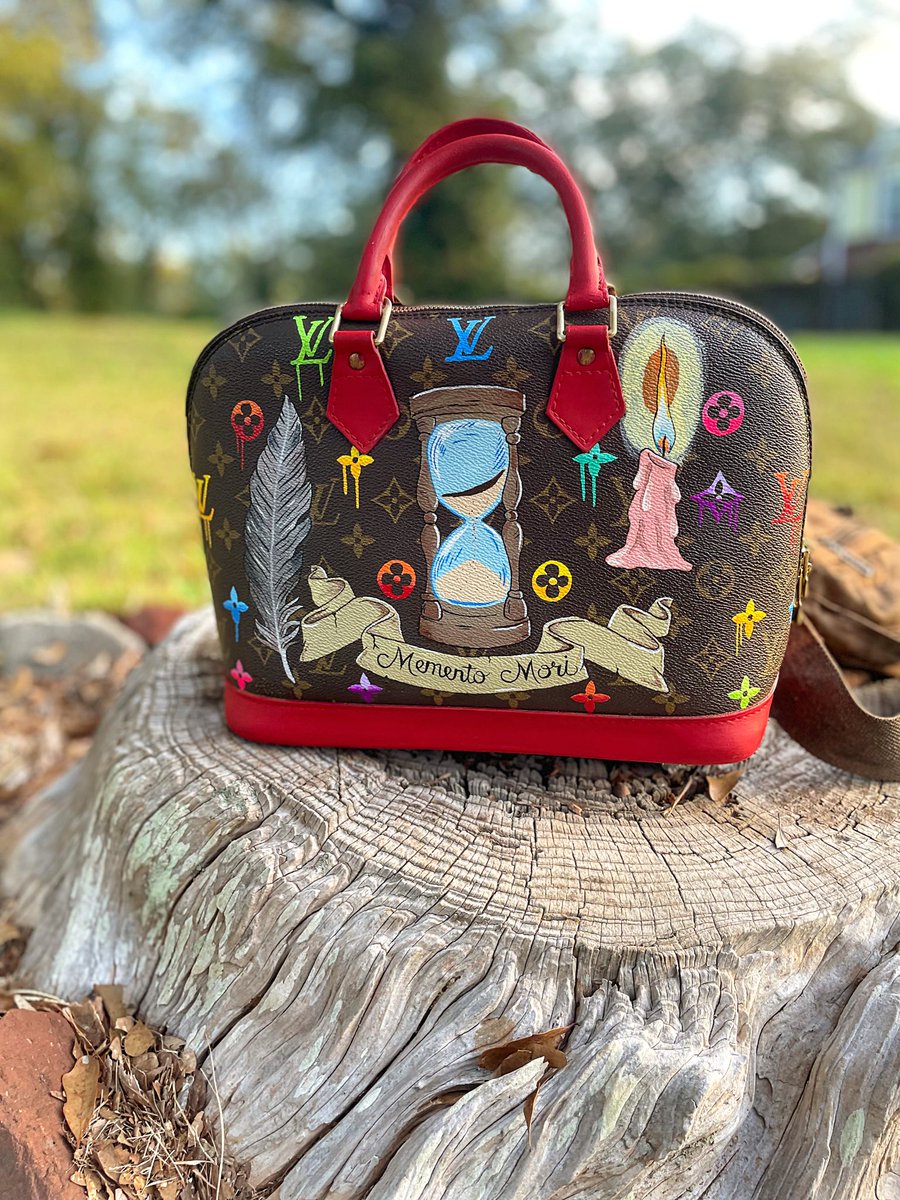 weirdartsociety's tweet photo. Spooky Season Louie Bag #handbags #custompaintjob #angelusdirect https://t.co/Qk6VTY1qrN
