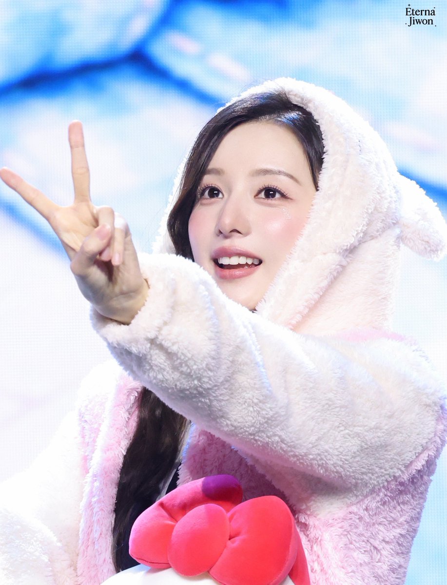 miso271's tweet photo. 키티 김지원  내 이모찌야🎀
요즘 아이돌 덕질하는 기분이다 .. https://t.co/G0maiC25ps