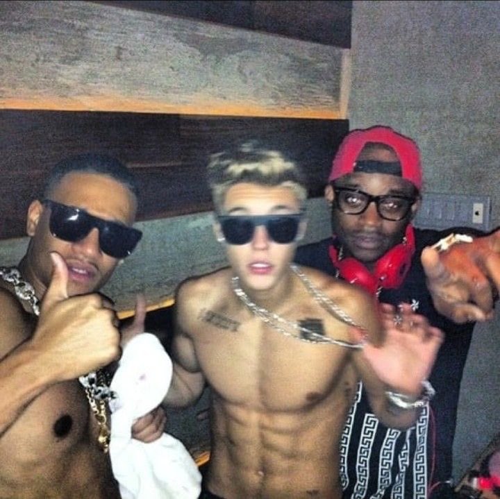 bizzleyukon's tweet photo. justin hace más d 10 años atrás siendo más trap q todos los traperos d hoy https://t.co/be4mCba88b