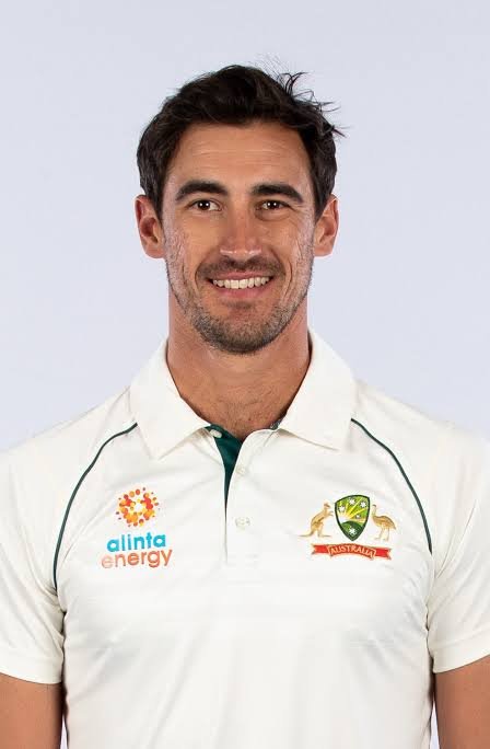 Futurecriclive's tweet photo. FIVE-FOR! 🖐️🔥

Mitchell Starc takes 5/72 in the first innings at Newlands. 🇦🇺

Bedingham, Mulder, Rickelton, Jansen and Coetzee all fall to him. Last 3 wickets came in 1.1 overs for 2 runs. 🤯

SA 329/9. 🏏

#SAvAUS #MitchellStarc #FutureCric https://t.co/6phN9dJ1BG