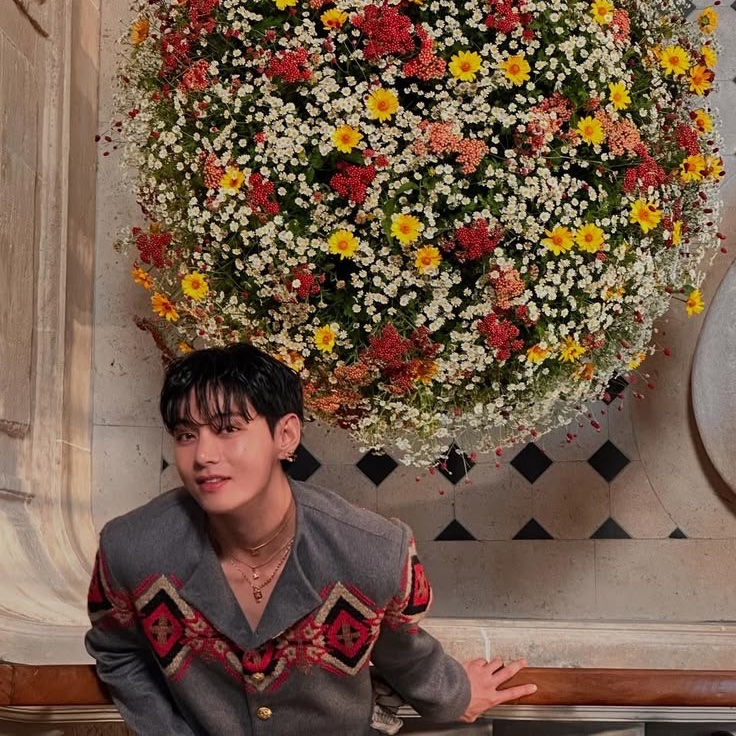 euphorikth's tweet photo. deserves all the flowers in the world https://t.co/W2bAlKxBU5
