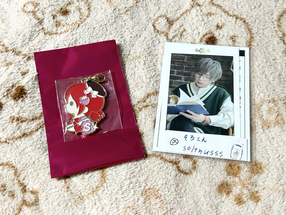 soltnusss's tweet photo. 浦島坂田船 ハロパ 特典 チャーム 交換

譲：❤️
求：💛

郵送希望です。お気軽にお声がけください。

#浦島坂田船グッズ #浦島坂田船グッズ交換 https://t.co/bdU1K3MXq3