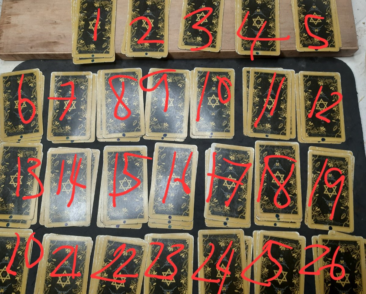 BoonchotHoro's tweet photo. เล่นเปิดไพ่ pick a card 
ดูดวงความรัก 
เดือนพฤศจิกายน2569 นี้กันนะ

🔮กติกา🔮

มีไพ่อยู่ 26กอง กองละ 3ใบ 
เลือกไพ่กองไหนก็ได้ตามหมายเลข1-26  ท่านละ 1 กอง
พิมพ์ว่าท่านโสดหรือมีแฟน 

จะเปิดไพ่ตอบให้ตามหมายเลข
2ทุ่ม พรุ่งนี้นะครับ🔮 https://t.co/I3Jj5AxYMZ