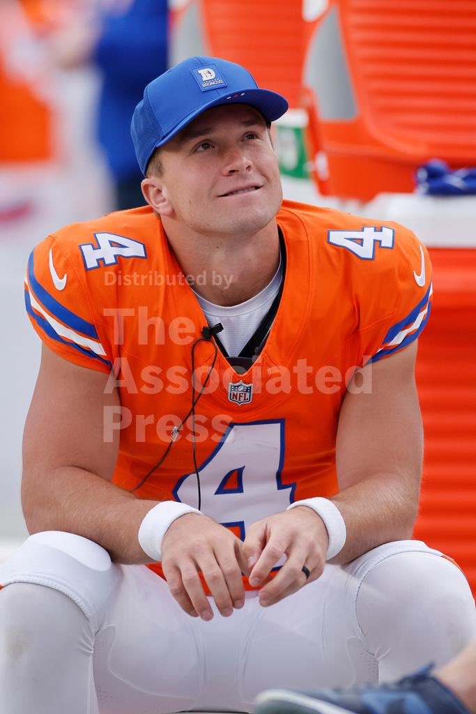DailyNFLPlayer2's tweet photo. Sam Ehlinger https://t.co/GAGxFiS4IG