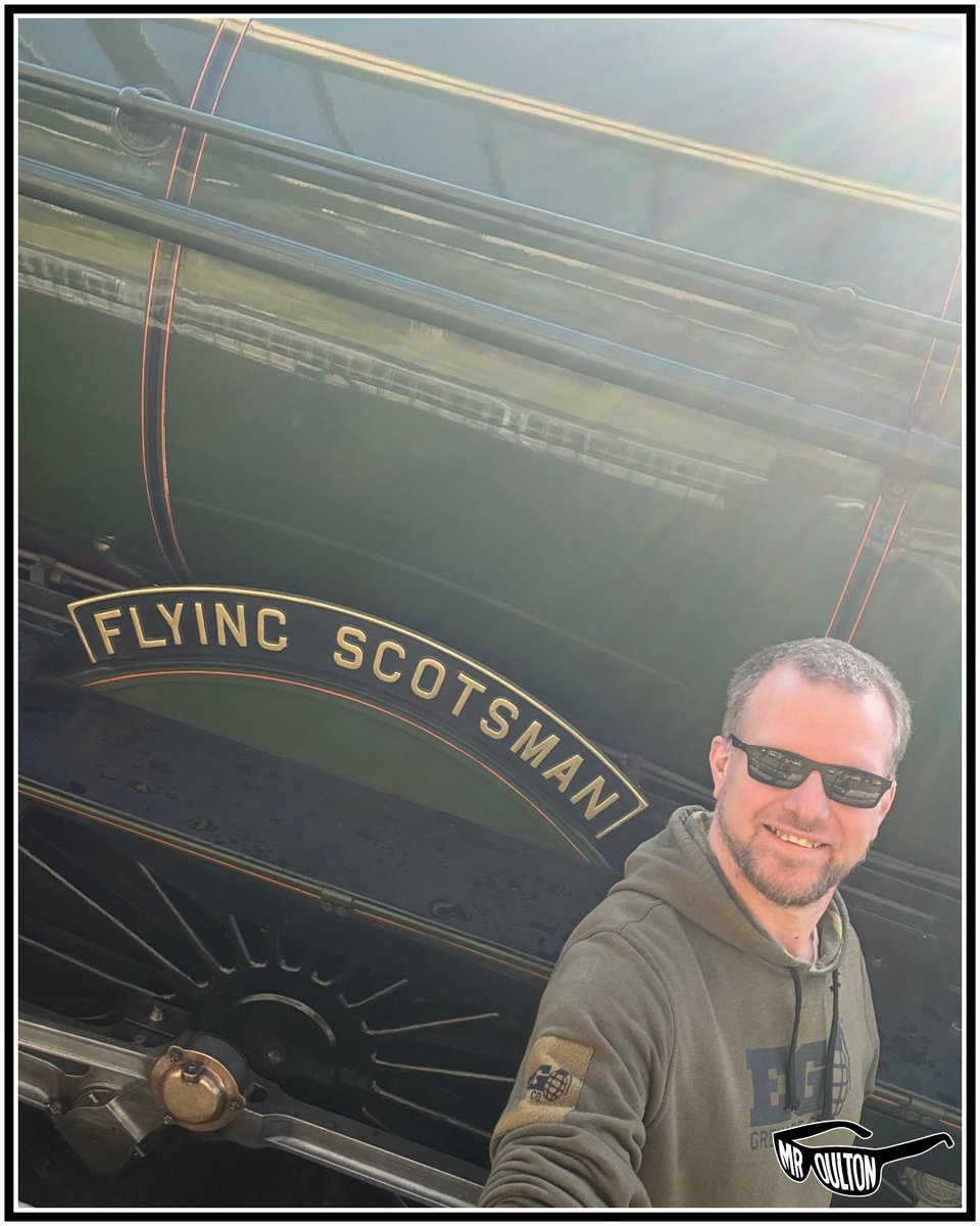 PJOulton's tweet photo. Swanage had a celebrity and today I went to see them… The Flying Scotsman was in the station for photo ops and I had to!

Got to go from the waiting carriage, through the tender corridor and actually be on the footplate!

#MrOulton #ILikeTrains #SwanageRailway #FlyingScotsman https://t.co/Oy8vSwr5X8