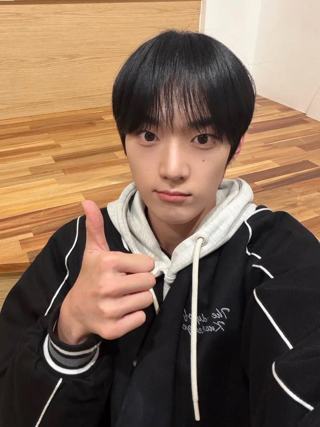 taechi_030's tweet photo. #idntt #구도형

 필승 브이말고도 귀여움 https://t.co/fTZok4c5hV