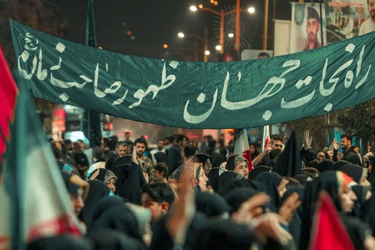 HAVIR_12's tweet photo. از دلِ زاگرس، از سرزمین شیرمردان و مردمان باصفا؛ لرستان هم‌صدا با ایران، پای عهد جان‌فدایی ایستاده است. 

ما جان‌فداییم؛ از لرستان تا قلب ایران، با یک عهد، یک صدا و یک دل…
#جانفدایان_لرستان
#جانفدایان_دورود https://t.co/zPfEm475ac