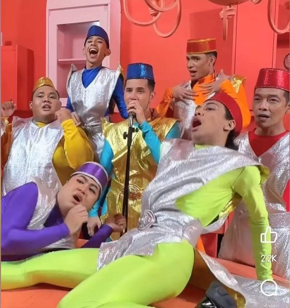 mendingngidol's tweet photo. @DSAccount1996 Iya paham di gendong China sama India aowkwkwkwk Melayu malaydesh tetap jadi aib 😂🤣 https://t.co/PRYmcLSL5Z