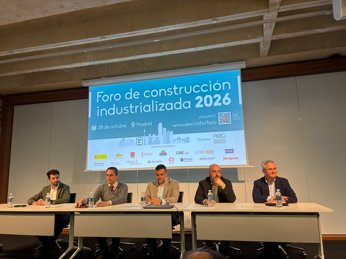 CGATEsp's tweet photo. Hoy se reúne el Comité Asesor del #foroAECI, que comienza mañana.

Nos espera una cita con las plazas agotadas en el que se abordarán grandes retos en la edificación industrializada: suelo público, la nueva normativa UNE 41610, financiación PERTE o la continuidad digital.

🙌🏼 https://t.co/th8EwKc41v