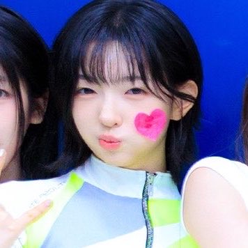 kki_2O's tweet photo. 뽀라 말랑찹쌀떡인거 모두가 알아줫으면..🍡 https://t.co/Nd0w4oK4HY