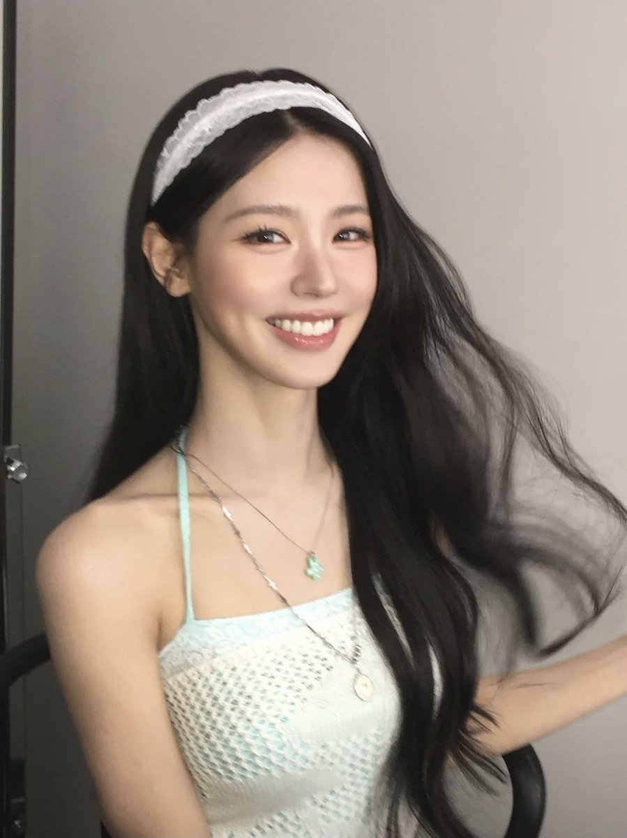 searchmiyeon's tweet photo. MIYEON rednote update. https://t.co/q10yfEmIrK