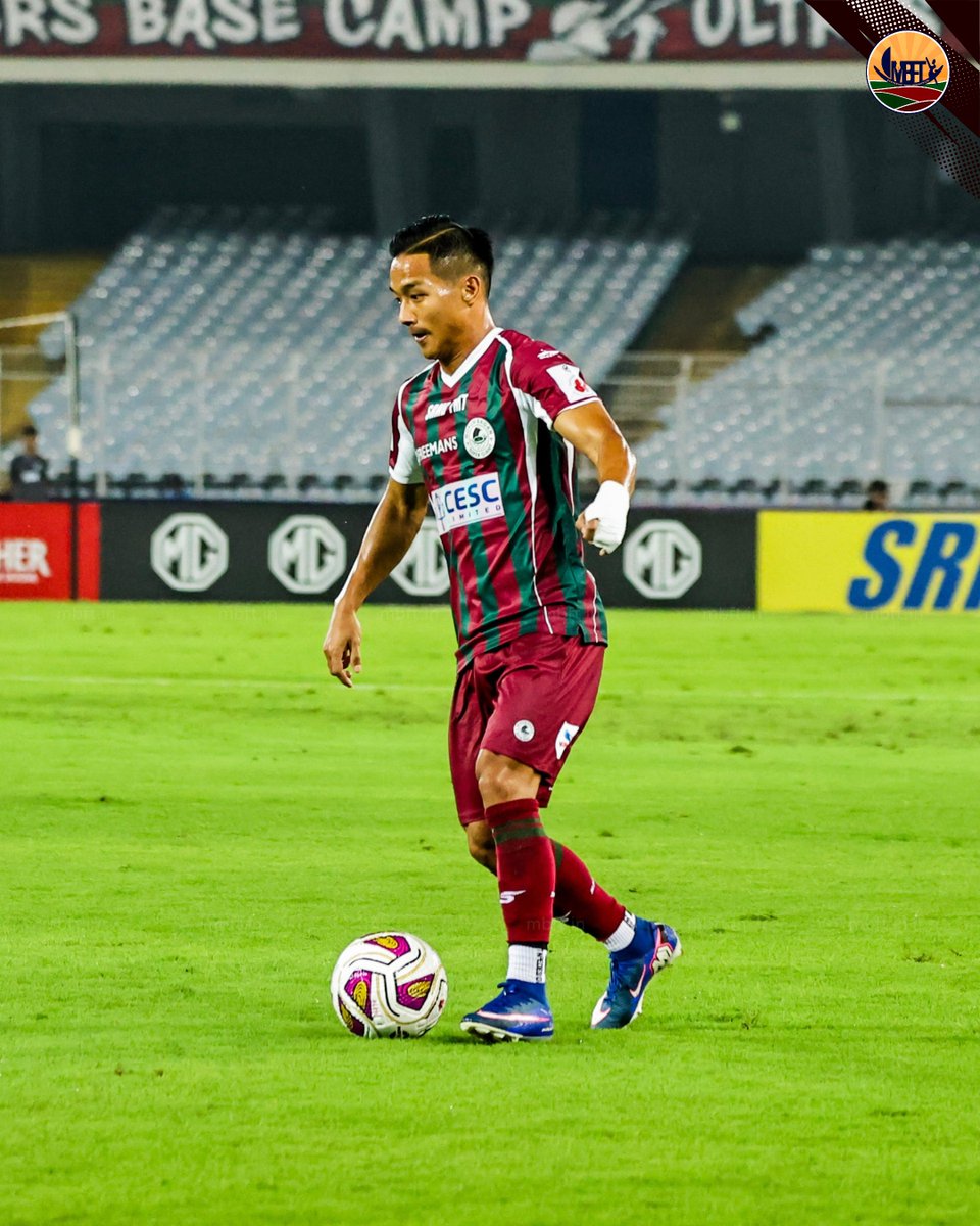 MBFT89's tweet photo. India’s elite attacking threat, Lallianzuala Chhangte, reduced to a tactical experiment under Panos!

LW ➝ LWB ➝ LB ➝ RW ➝ RWB

Five positional switches in the first half, only to be BENCHED at the start of the second half!

Share your thoughts in the comments! 

{ Joy Mohun Bagan, MBFT }