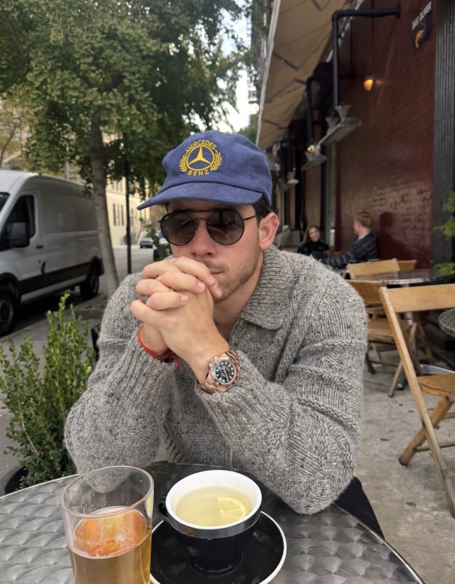 rfkenmore's tweet photo. Textured knitwear contd — Jone Bone wearing a donegal sweater

A space to monitor https://t.co/zB3AvEdfUY