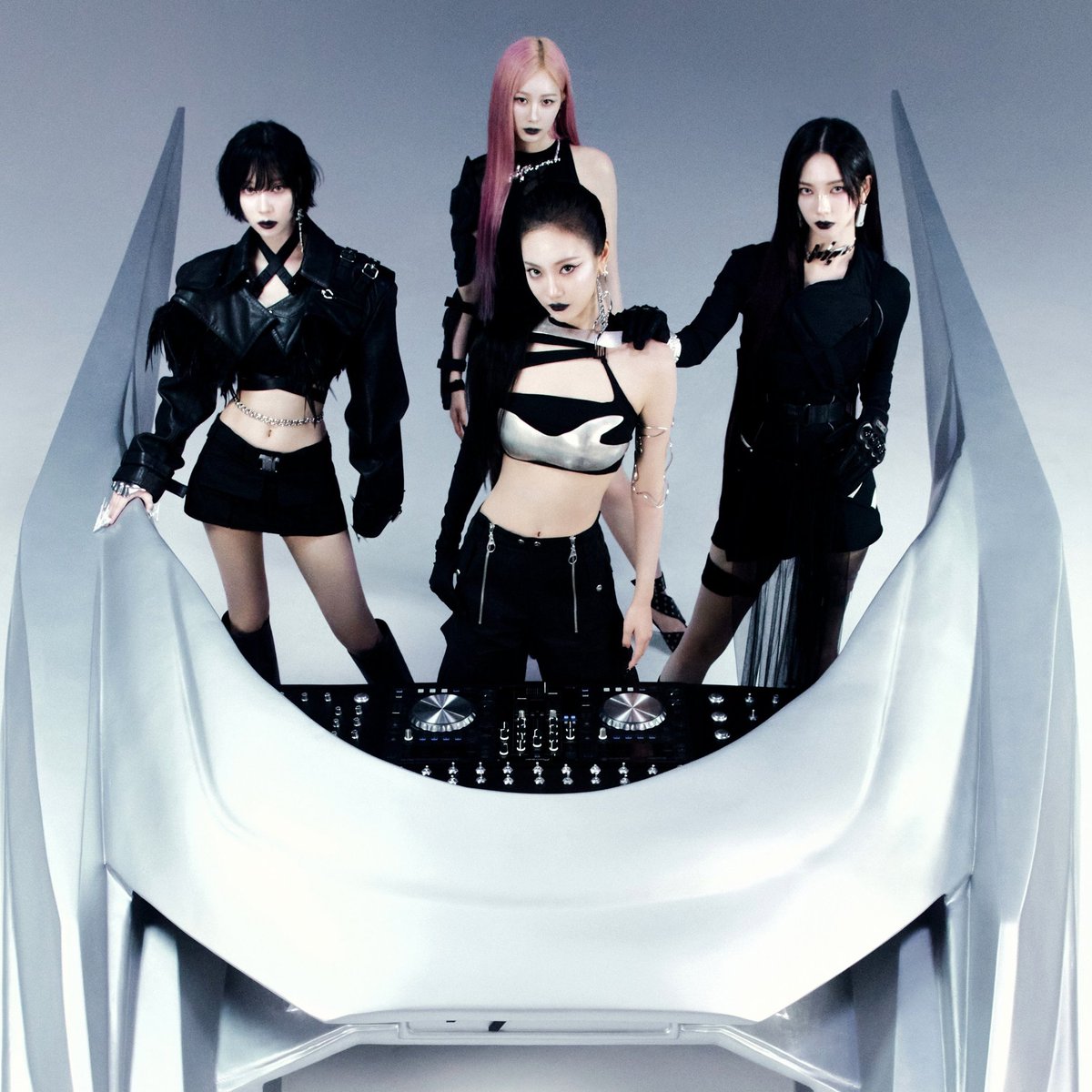 wntrult's tweet photo. aespa songs with the most number of weeks on MelOn Weekly Chart Top 100:

— Whiplash: 105 weeks*👑
— Supernova: 100 weeks
— Next Level: 82 weeks
— Spicy: 80 weeks
— Drama: 70 weeks
— Armageddon: 64 weeks
— Savage: 47 weeks
— Dirty Work: 39 weeks
— Rich Man: 30 weeks
— LEMONADE: 22 weeks*
— Girls: 22 weeks
— WDA (Whole Different Animal): 18 weeks
— Black Mamba: 14 weeks

*still counting