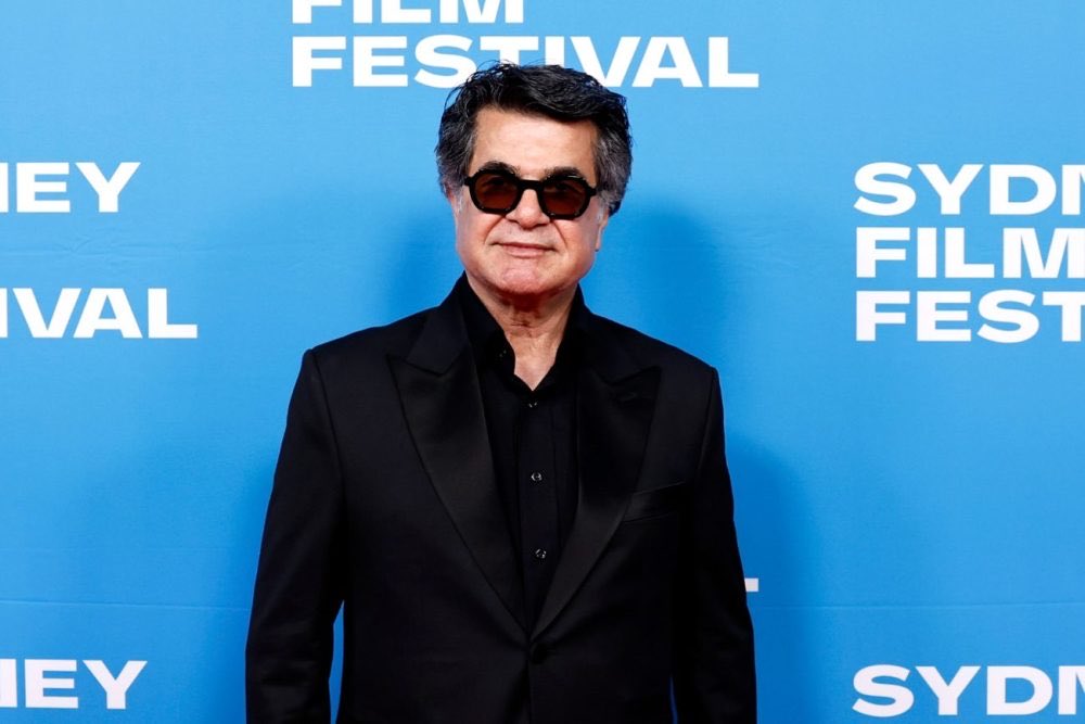 GhonchehAzad's tweet photo. Iranian director Jafar Panahi has been sentenced to five years and one month in prison and the confiscation of all his assets, according to his lawyer Mostafa Nili (and also sentenced to a two-year ban on social media activity and a two-year travel ban, according to Nili). https://t.co/Gj9TSpiAib