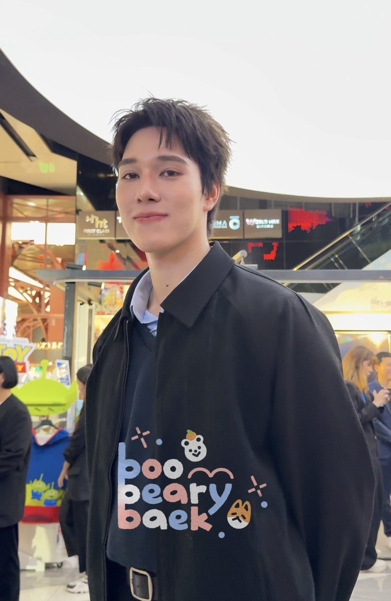 boobearybaek tweet picture