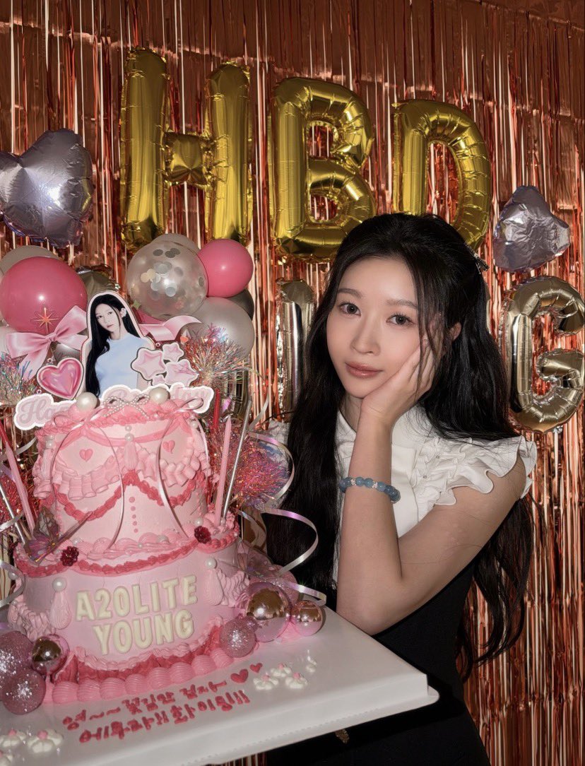 A20LITEBases's tweet photo. YOUNG of A2O LITE is stunningly cute in recent photos for her birthday. https://t.co/KQw1XgM4WF